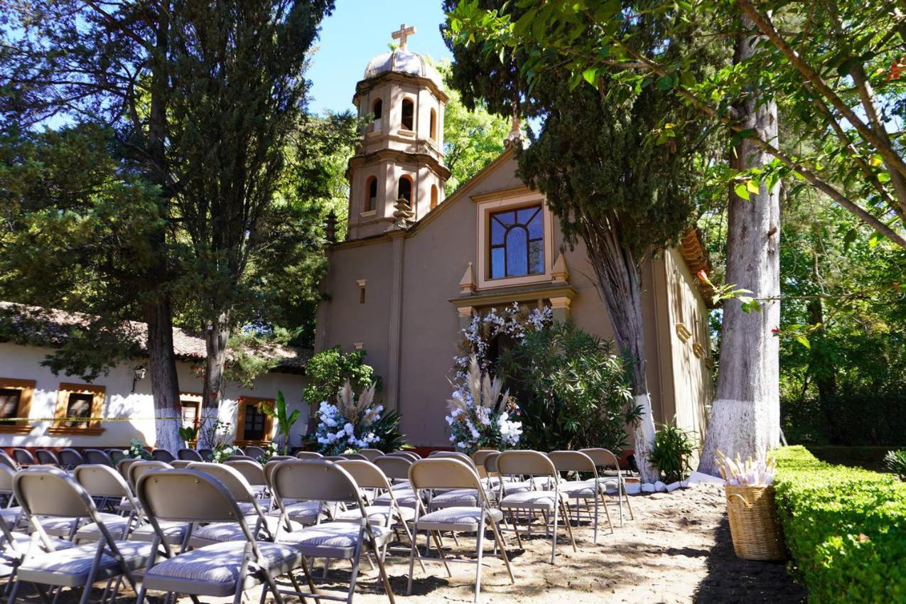 Best Western Plus Posada De Don Vasco Pátzcuaro Kültér fotó The church of Saint-André